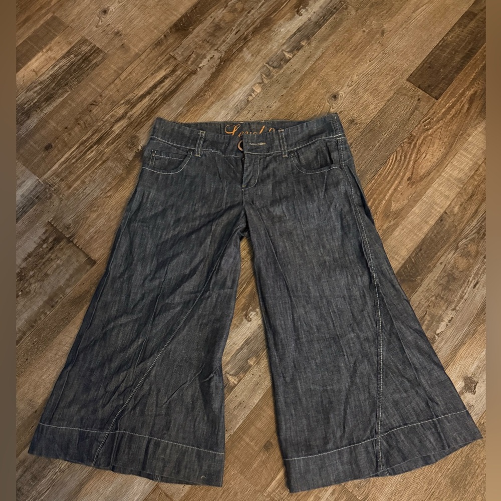 Level 99 wide leg Bermuda style shorts